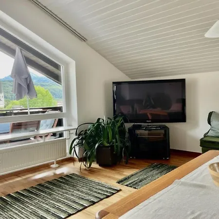 Mit Balkon Und Hochfellnblick